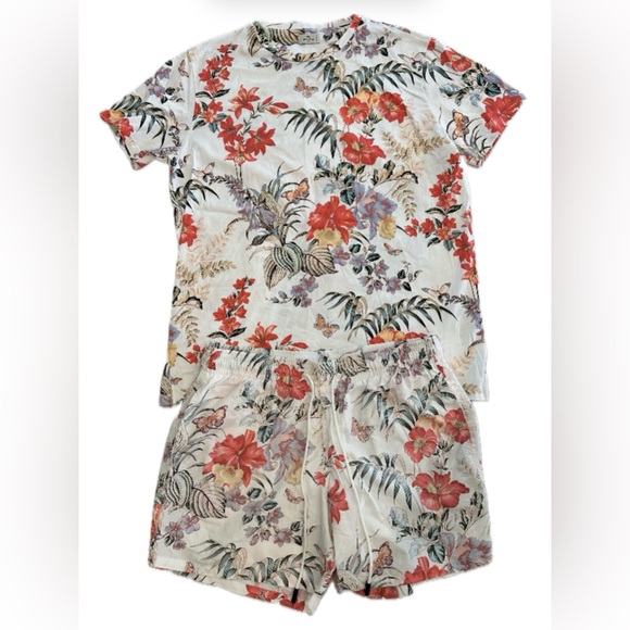 Dak Prescott Owned Etro Floral Print Tee & Shorts.Floral- Men’s XL